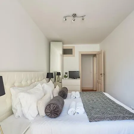 Casa Portuguesa Chiado 25 *